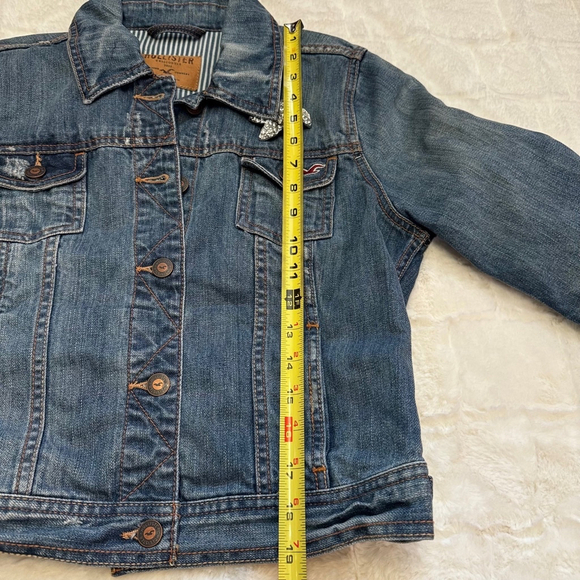 Hollister Denim  Blue Jean Jacket Size Large NWT Has a removable Brooch - Picture 8 of 16
